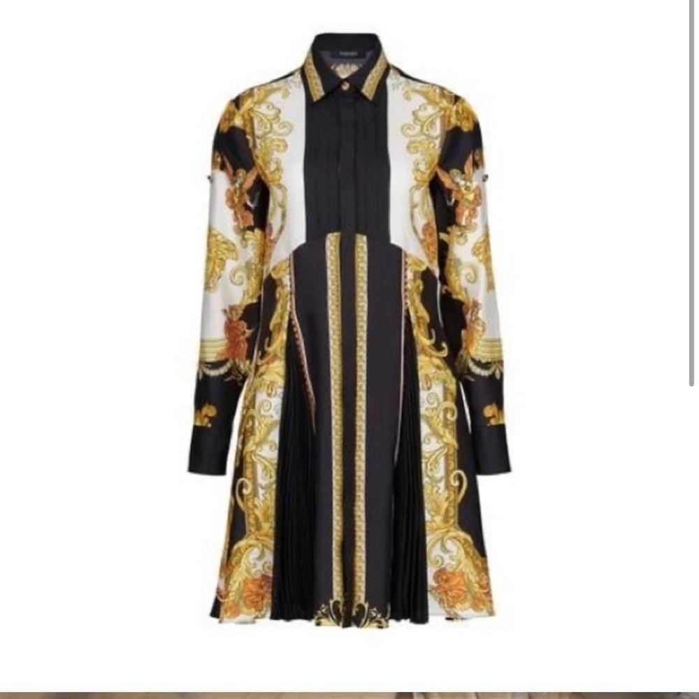 This dress is a short maxi dress for special events its a Versace brand.